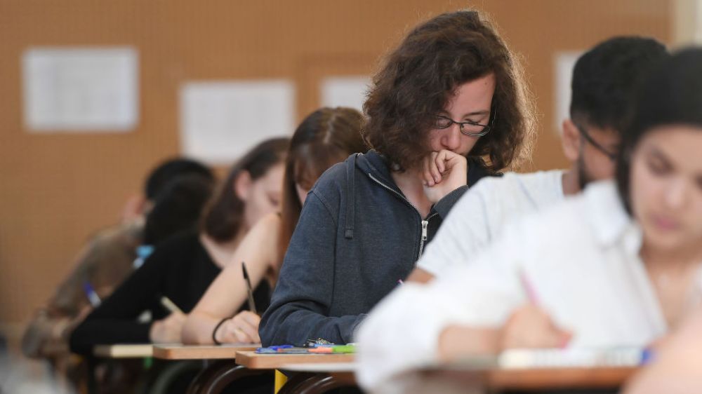 universitetlerde-ucillik-tehsil-teklifi-hansi-ixtisaslarda-ixtisar-1695788832
