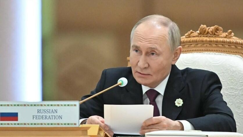 Putin ilk dəfə evini göstərdi – Niyə Leninin yox, III Aleksandrın portreti…