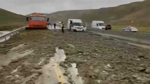 sel-baki-samaxi-yolunu-bu-hala-saldi-video-1746550057