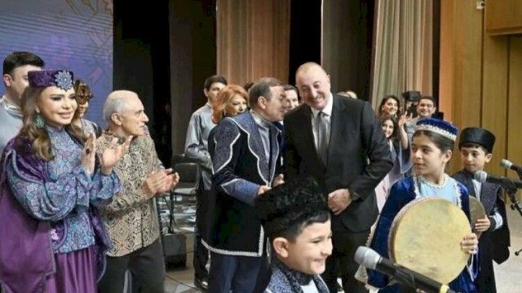 prezident-xalq-artistinden-ne-sorusub-maraqli-detal-1747027833