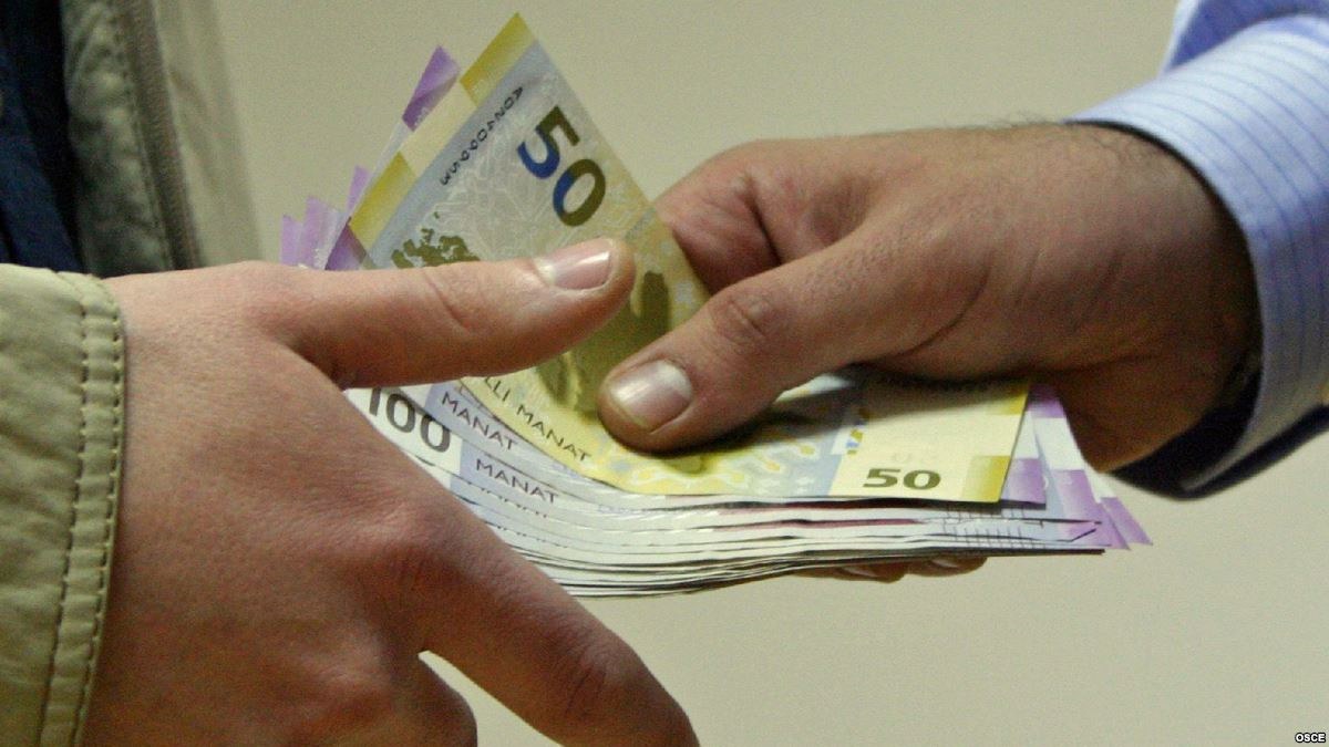 bu-sexsler-ucun-100-manatliq-artim-nezerde-tutulur-bir-sertlenbsp-1747292617