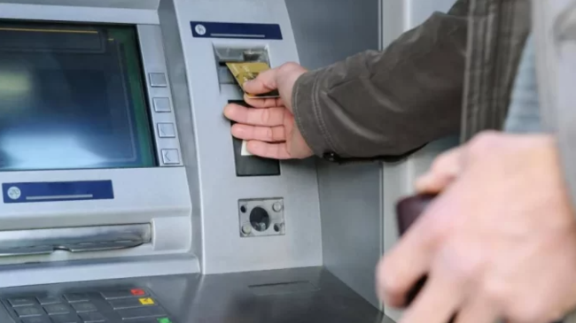 pensiya-ve-maaslarla-bagli-yeni-teklif-bankomatlar-olmasa-1747545674