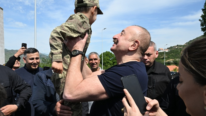 prezident-sen-mutleq-general-olacaqsan-fotolarnbsp-1748348687
