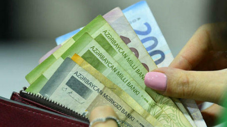 nazir-muavinet-ve-teqaudlerin-artimlarinin-odenileceyi-tarixi-aciqladi-1750174999