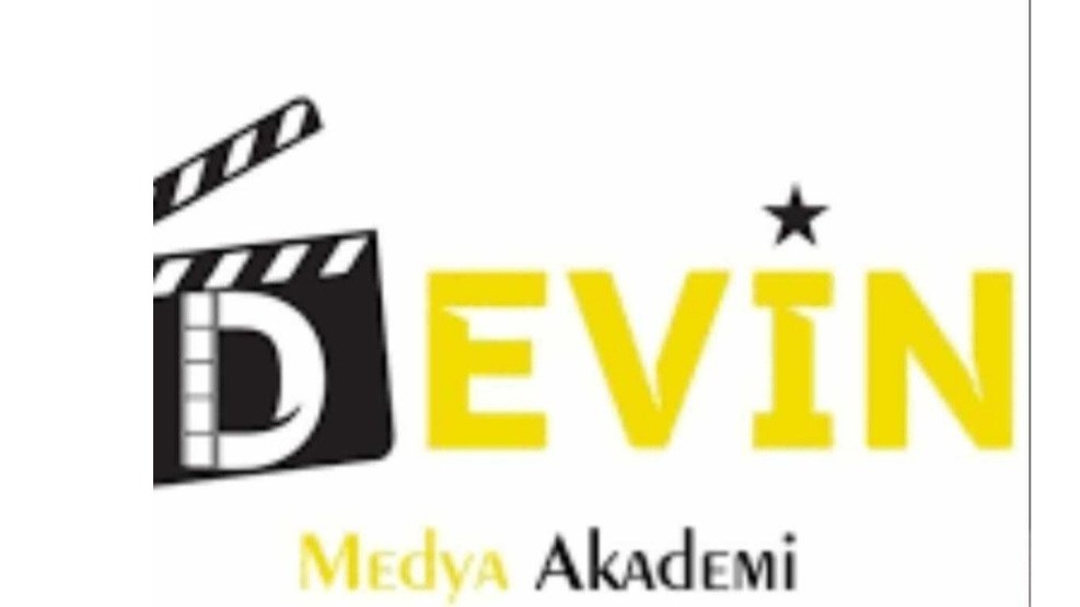 dar-kuceler-filmi-ile-yeni-merhele-devin-film-den-azerbaycan-turkiye-kino-emekdasligina-tohfenbsp-1750432975