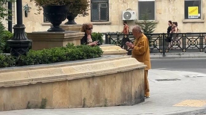 Bakı küçələrində naməlum şəxslər: kamuflaj olunmuş agentlərdir?