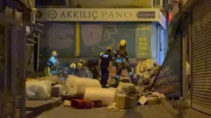 İstanbulda güclü partlayış - Bina çökdü